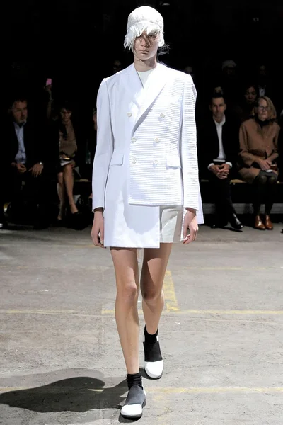 Look 4